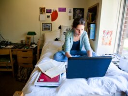 8 Best Scholarship Websites for Online Education in 2025